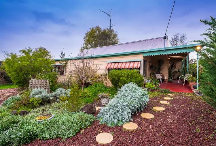 16 Cambridge Street, Creswick VIC 3363