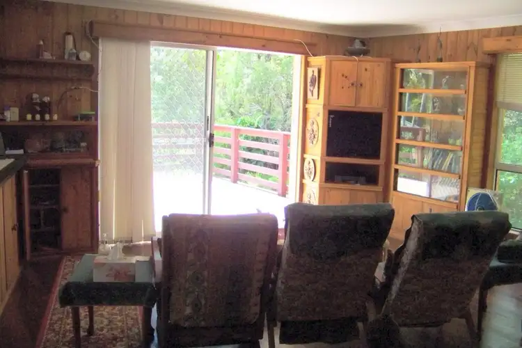 Fifth view of Homely house listing, 1 WYENA AV, Lamb Island QLD 4184