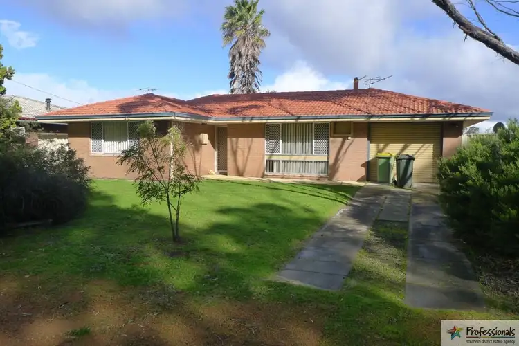 39 Elouera Road, Collie WA 6225