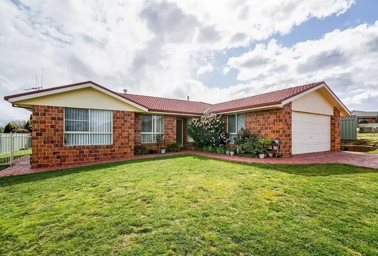 11 Wisteria Place, Orange NSW 2800