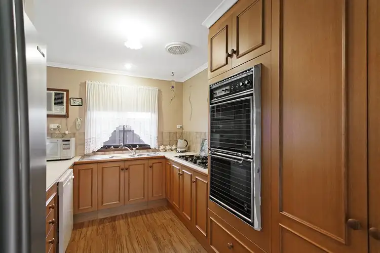 Fifth view of Homely house listing, 3 Brewer Court, Keysborough VIC 3173