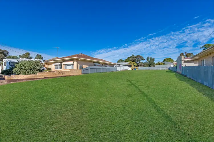 5 Hoods Road, Northfield SA 5085