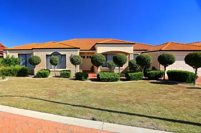 15 Chartwell Bend, Hocking WA 6065