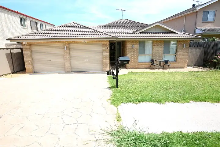 43 Thistle Circuit, Green Valley NSW 2168