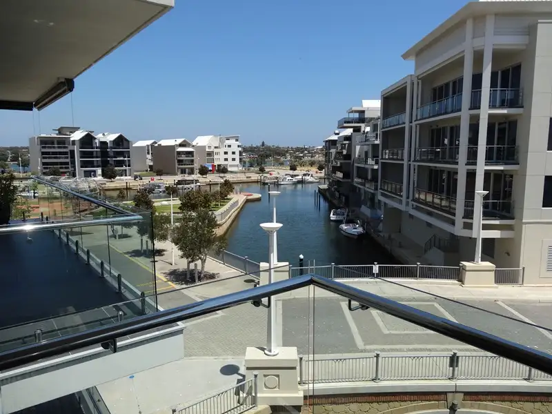 Main view of Homely unit listing, 4/18 Cannaregio Square, Mandurah WA 6210