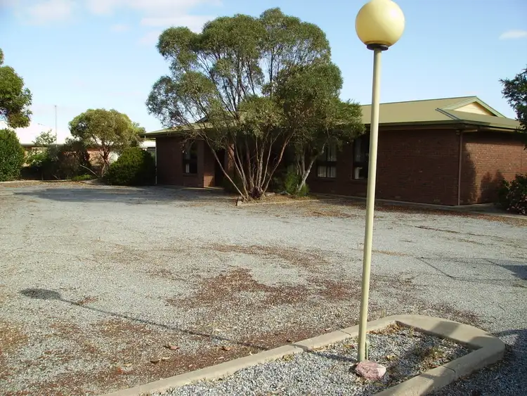 16 Warrow Road, Cummins SA 5631