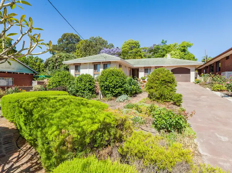 7 Robert Road, Kalamunda WA 6076