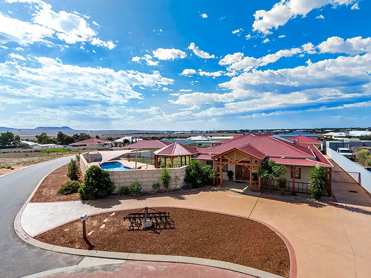 Second view of Homely house listing, 5 Catspaw Court, Strathalbyn WA 6530