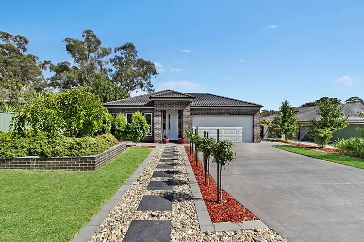 9 Eastern Lane, Maiden Gully VIC 3551