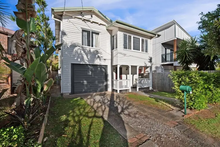 28 Donald Street, Woody Point QLD 4019