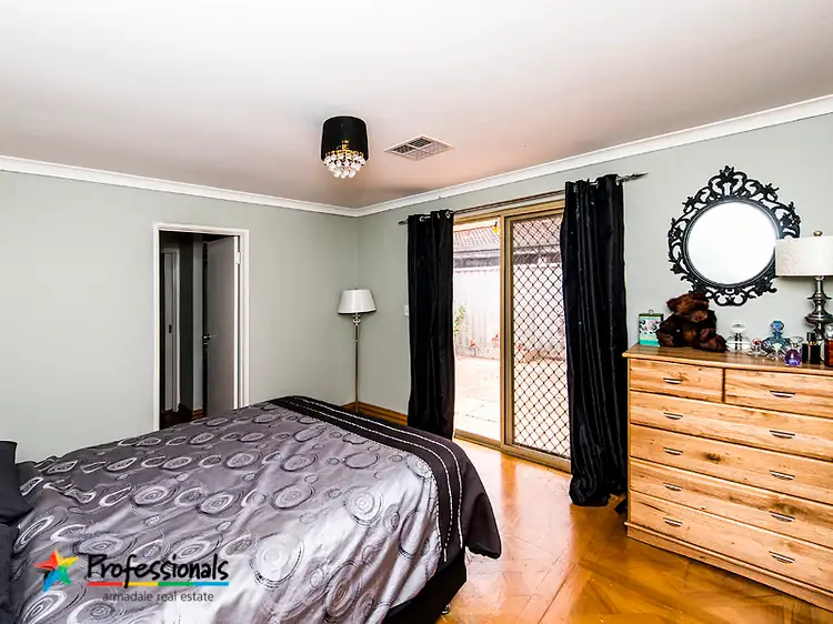 Seventh view of Homely house listing, 23 Grovelands Dr, Camillo WA 6111