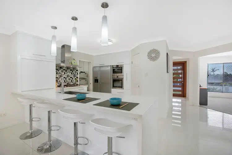 Second view of Homely house listing, 6 Johnston Avenue, Birkdale QLD 4159