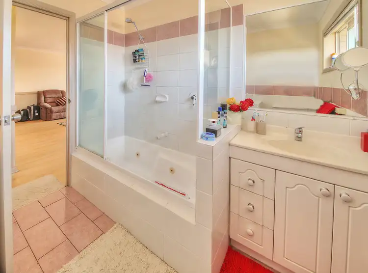 Seventh view of Homely unit listing, 8/20 Swain St, Holland Park West QLD 4121