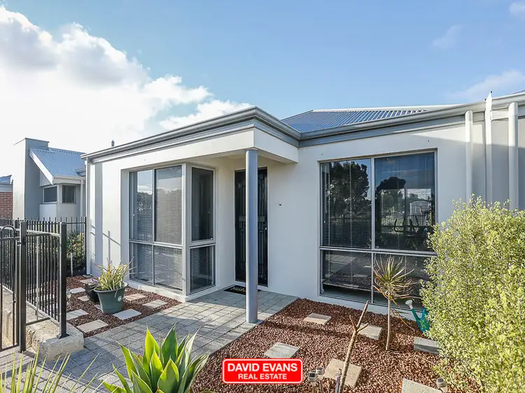 8 Nullarbor Avenue