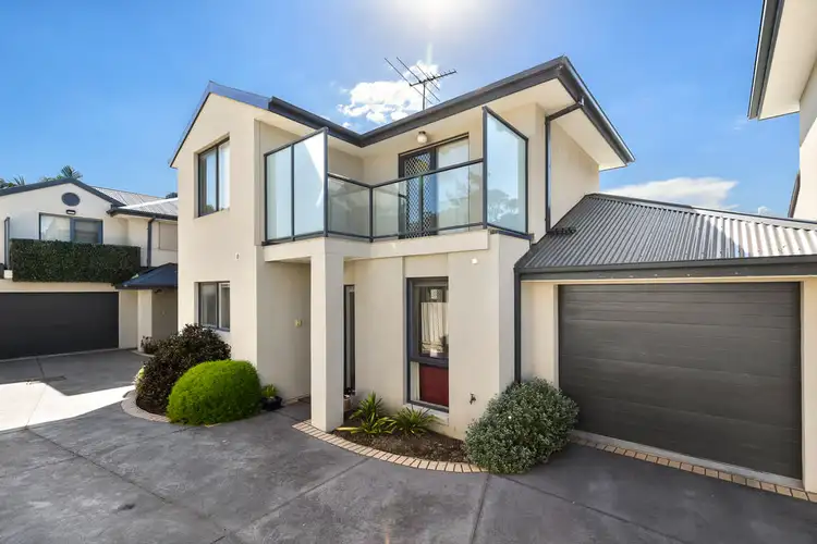 2/110 Wilsons Rd, Mornington VIC 3931