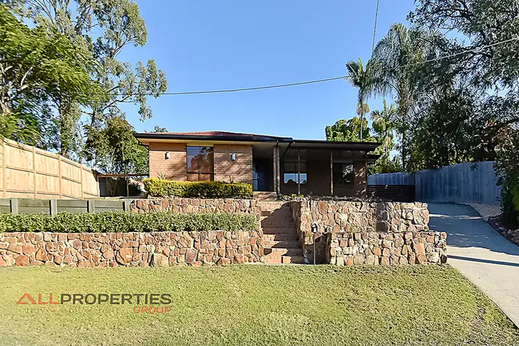 64 Radiata St, Hillcrest QLD 4118