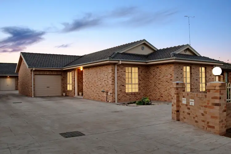 2/35 School Street, Hanwood NSW 2680