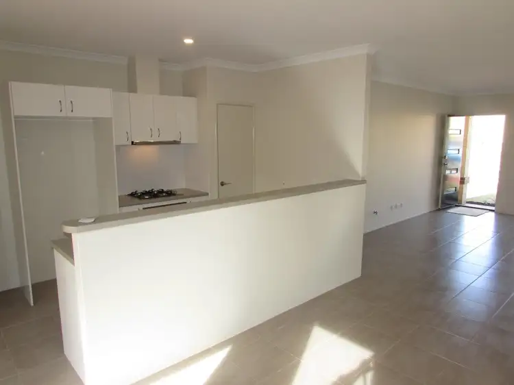 Fourth view of Homely villa listing, 1/293 Landsdale Road, Landsdale WA 6065