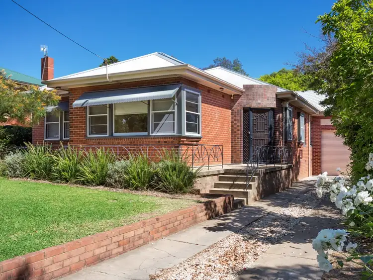33 Grandview Avenue, Turvey Park NSW 2650