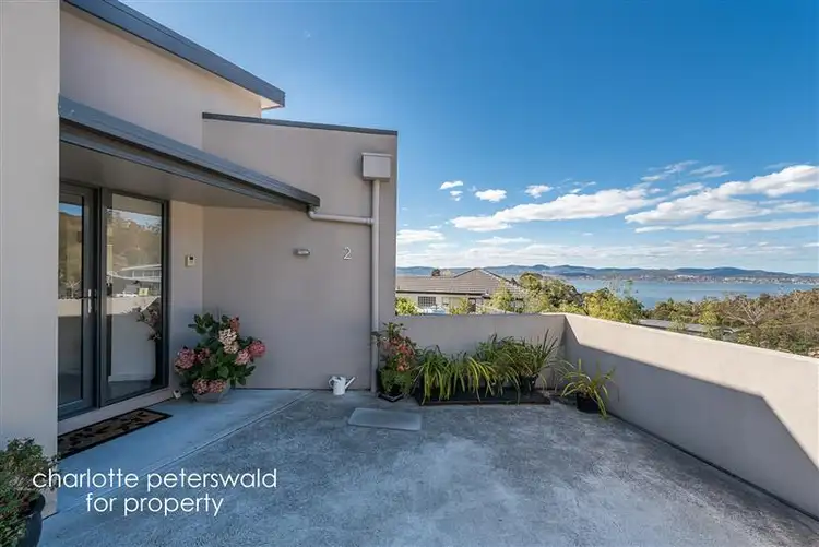 2/7 Gardenia Grove, Sandy Bay TAS 7005