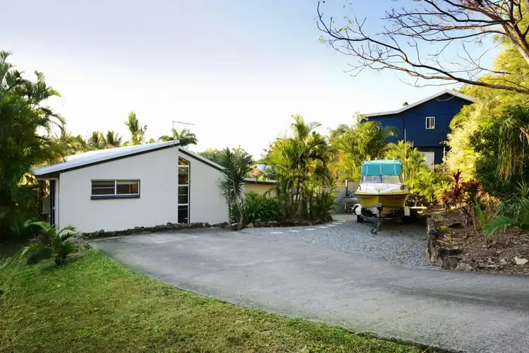 24 Jones Road, Cannonvale QLD 4802