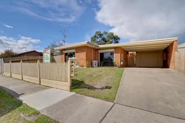 52 Dinwoodie Drive, Newborough VIC 3825