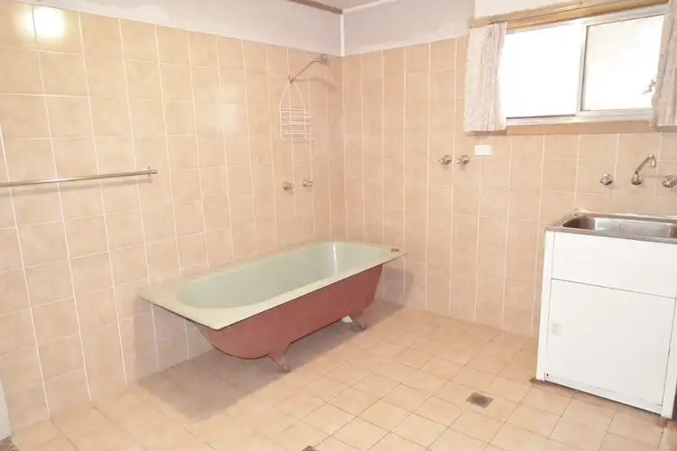Fifth view of Homely house listing, 1038 Oakes Road, Yoogali NSW 2680