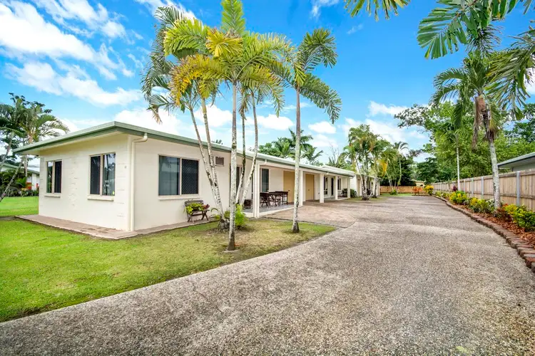 22 Middlemiss Street, Mossman QLD 4873