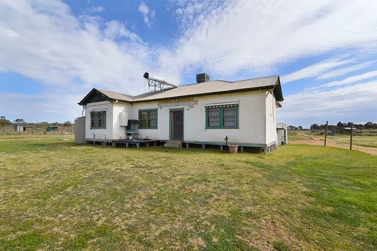 128 Box Avenue, Koorlong VIC 3501