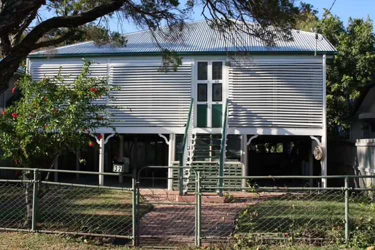 32 Sixth Street, South Townsville QLD 4810