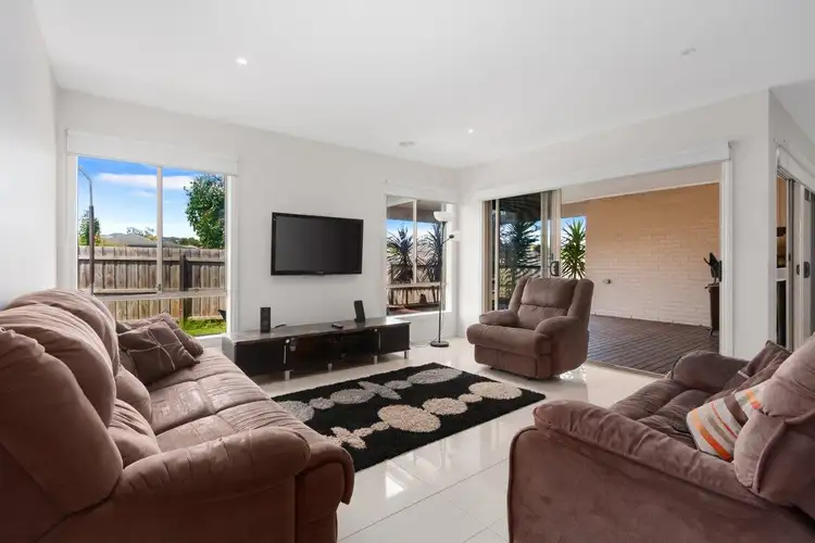 Sixth view of Homely house listing, 1 Wordsworth Court, Drouin VIC 3818