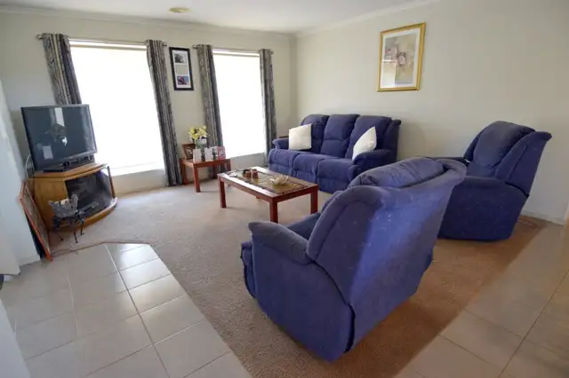 Sixth view of Homely house listing, 8 Meadow Court, Echuca VIC 3564