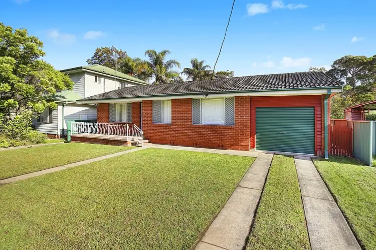 4 Watanobbi Road, Wyong NSW 2259