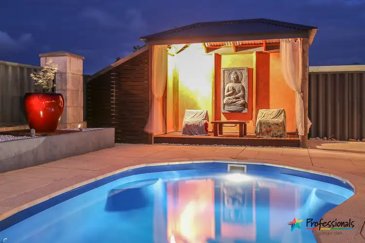 34 Monash Circle, Marangaroo WA 6064