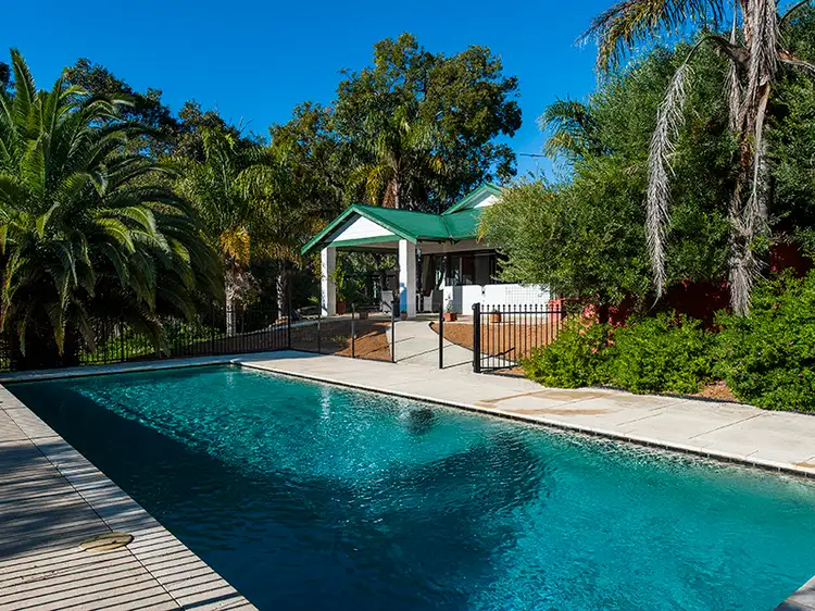 16 Raywood Road, Bouvard WA 6211