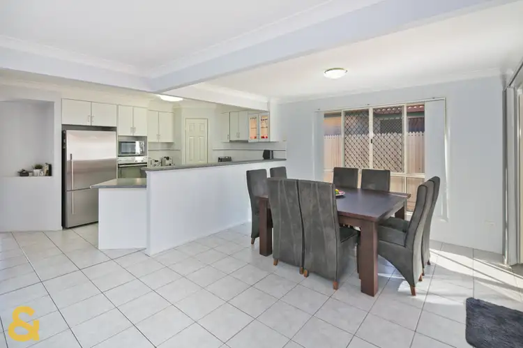 Second view of Homely house listing, 3 Janine Place, Birkdale QLD 4159