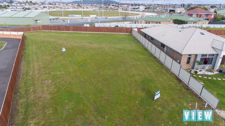 7 Charlotte Gardens, Devonport TAS 7310