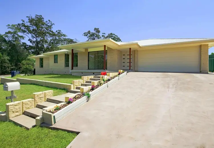 1 Riverbreeze Drive, Wauchope NSW 2446