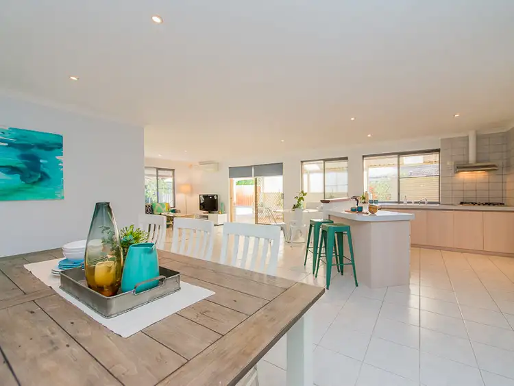 8 Cassia Way, Morley WA 6062