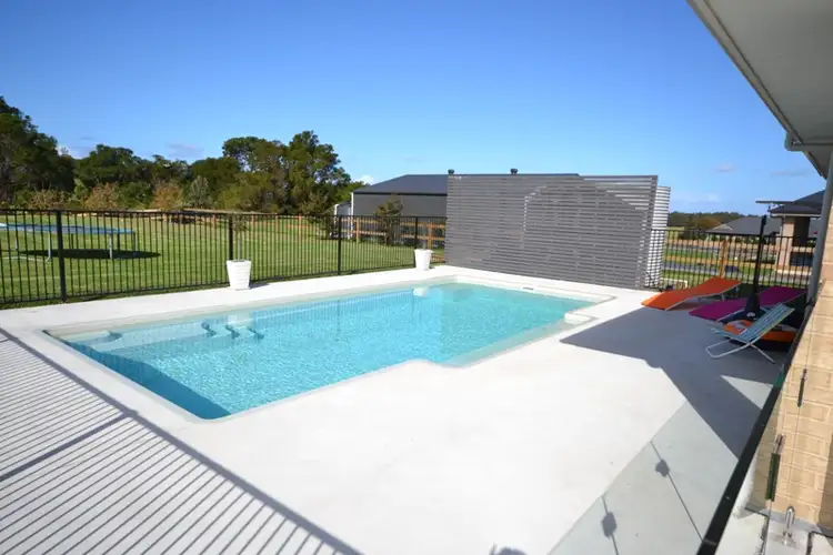 25 St Andrews Way, Shoalhaven Heads NSW 2535
