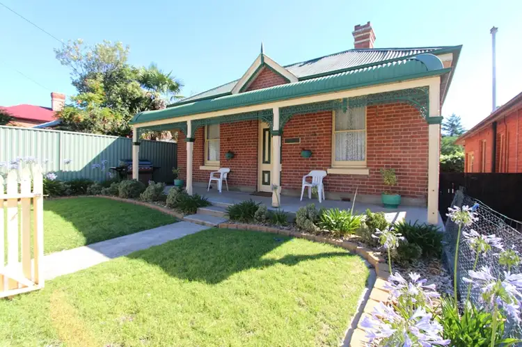 16 Morrisset Street, Bathurst NSW 2795