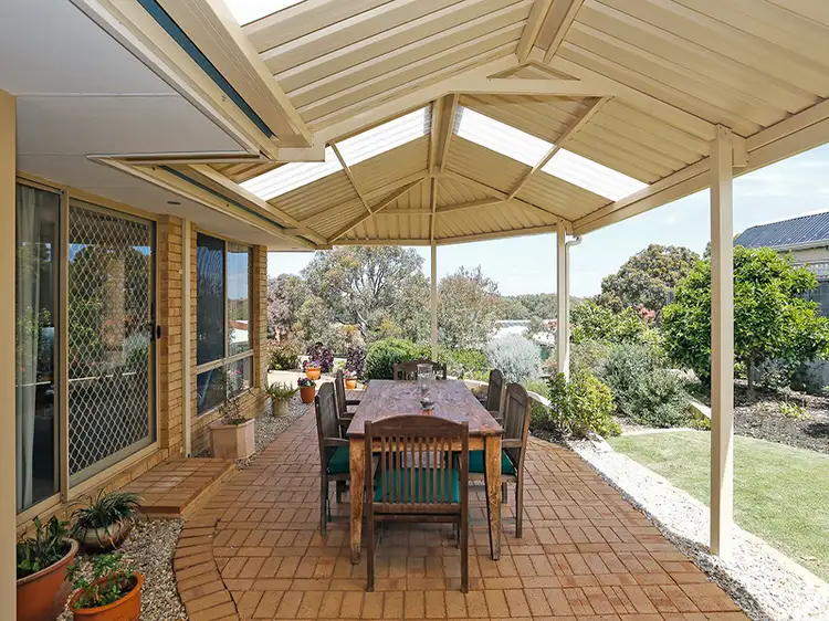 9 Indooroopilly Place, Connolly WA 6027