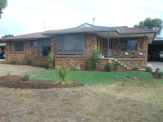 10 Jasprizza  Ave, Young NSW 2594