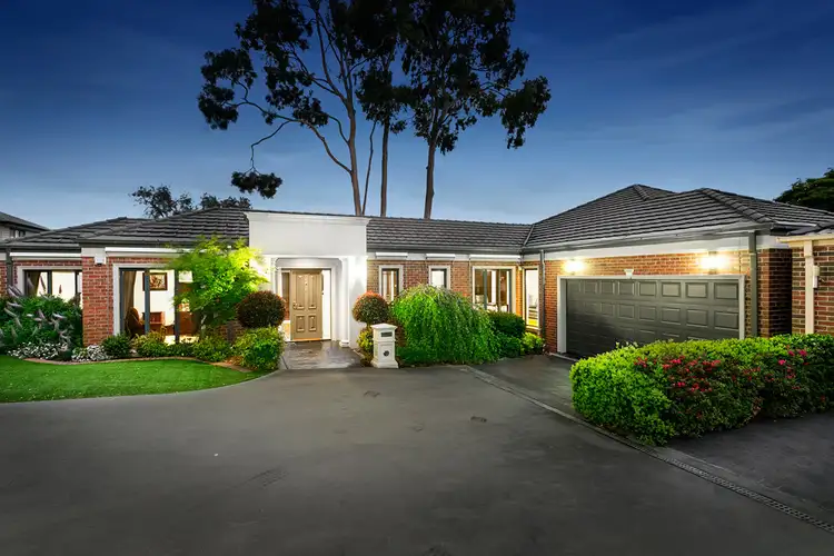 6 Thomas Walk, Doncaster East VIC 3109