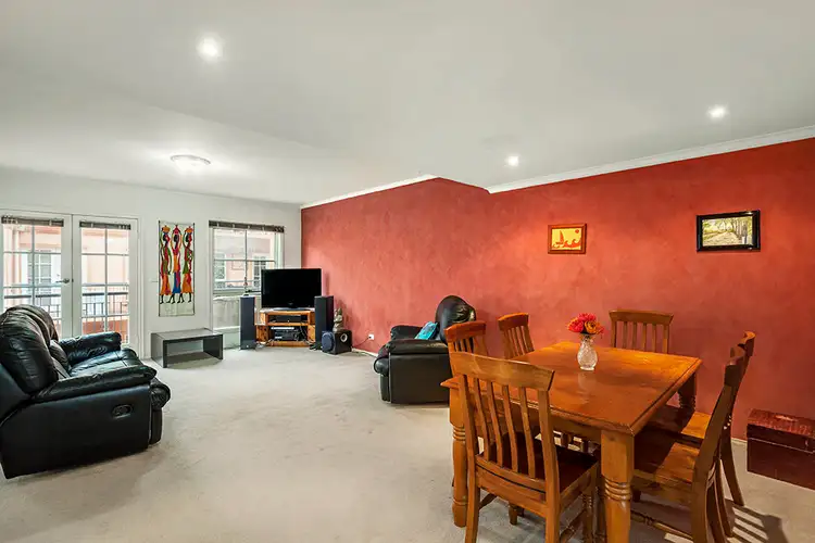 18/2 Henrietta Street, Hawthorn VIC 3122