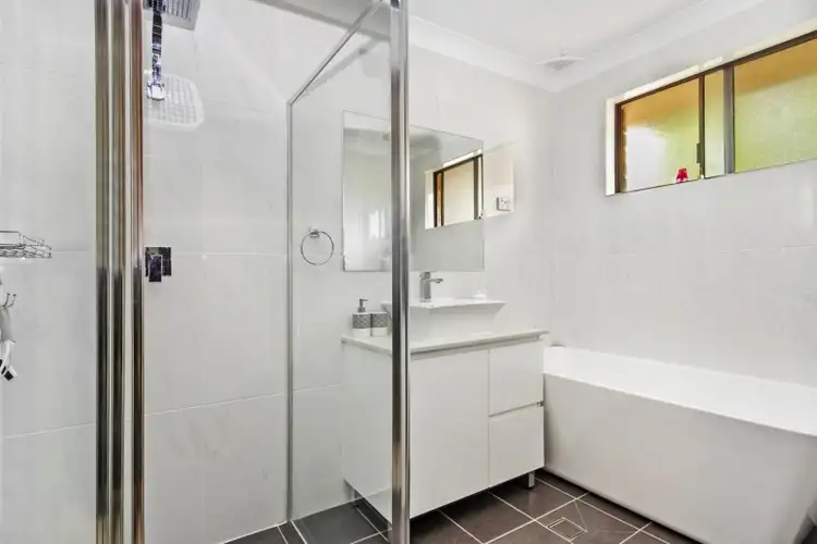 Seventh view of Homely house listing, 4 Bendigo Close, Wakeley NSW 2176