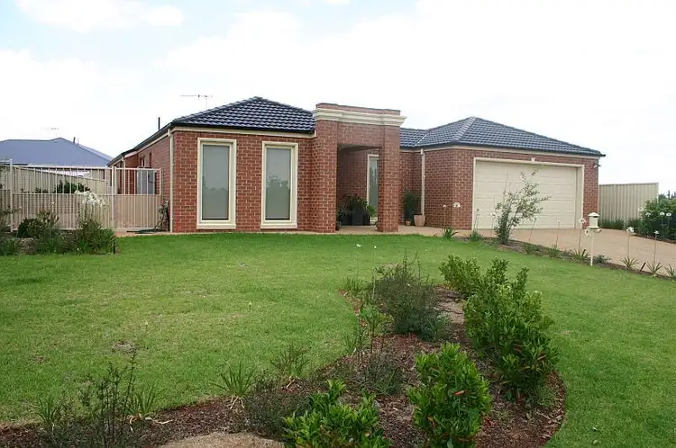 16 Salvanza Crescent, Griffith NSW 2680