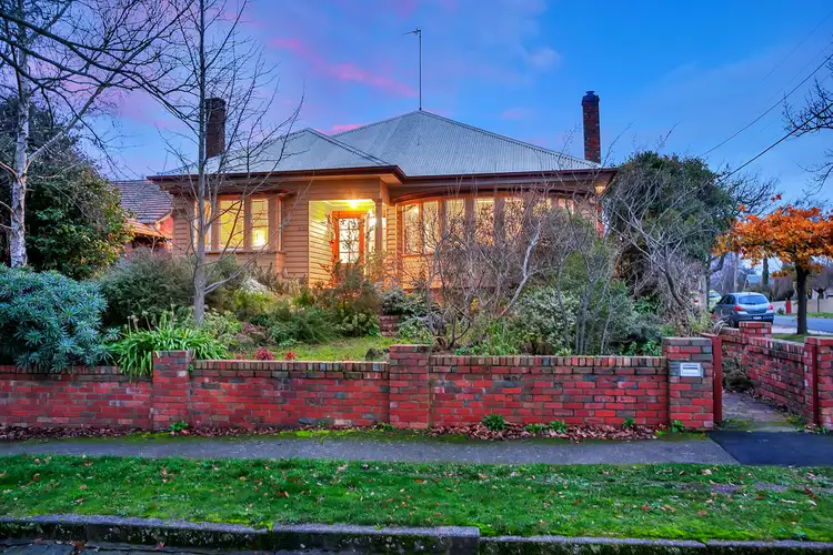 202 Clarendon Street, Soldiers Hill VIC 3350