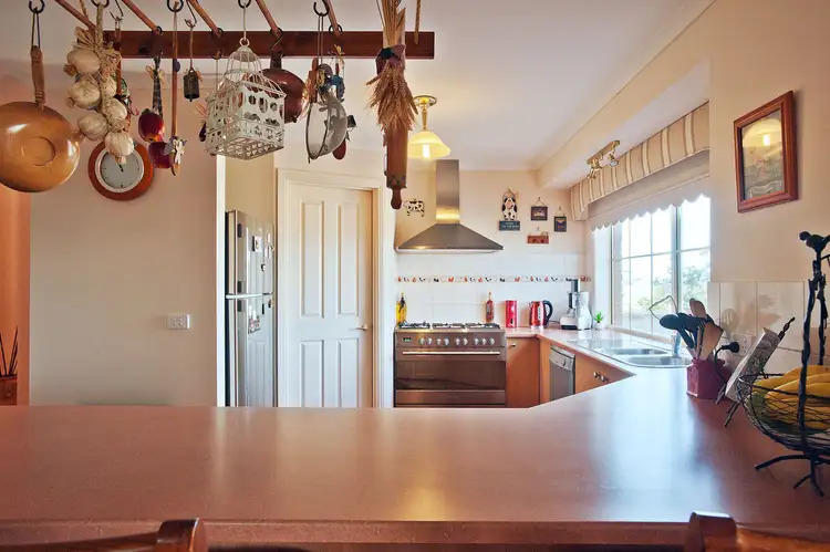 Sixth view of Homely house listing, 7 Eyrie Court, Hopetoun Park VIC 3340