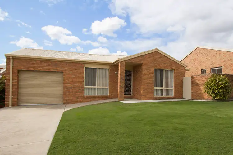 10 Bent Street, Bairnsdale VIC 3875